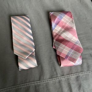 Set of 2 ties